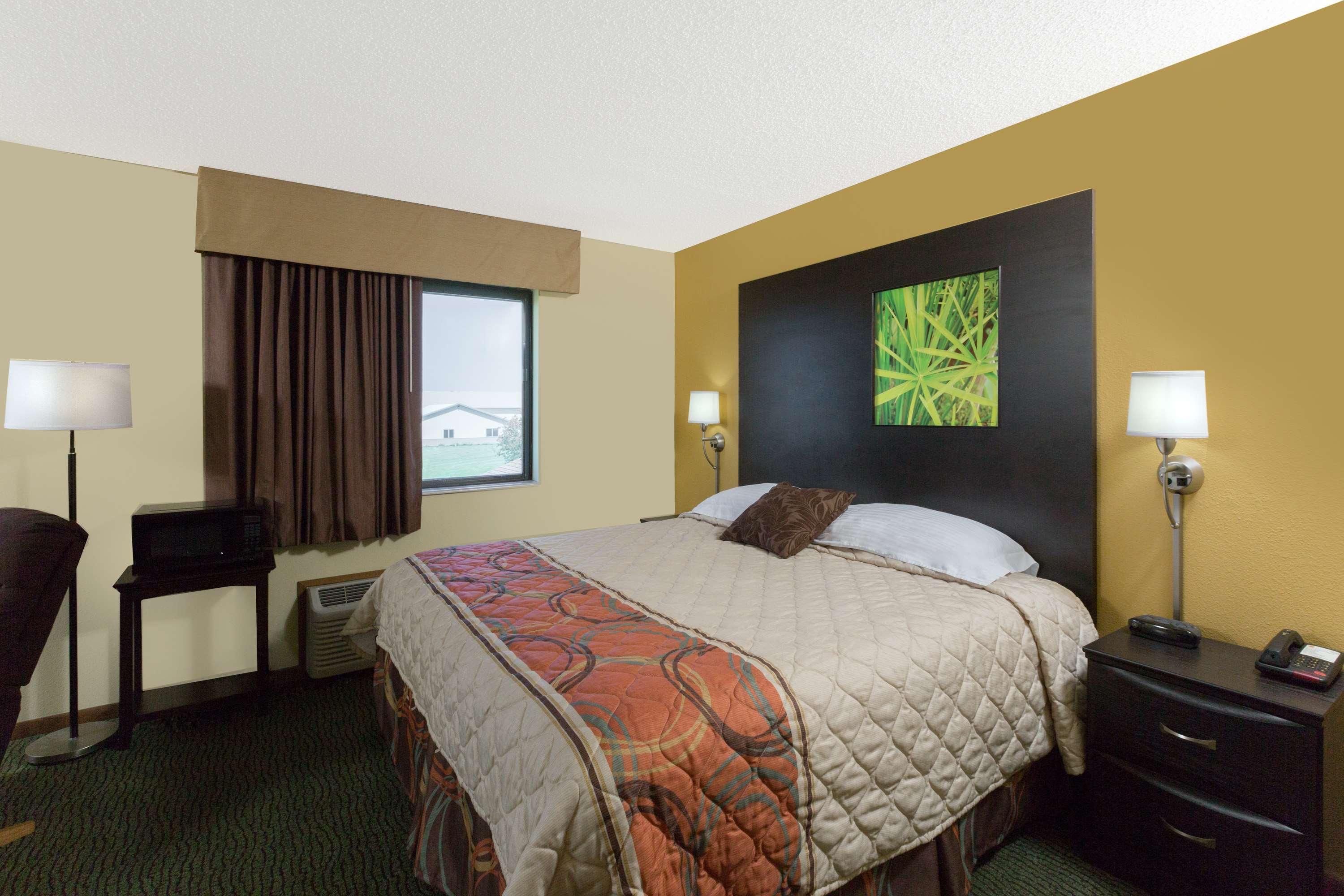 Hotel Super 8 By Wyndham Perry Ia Zewnętrze zdjęcie