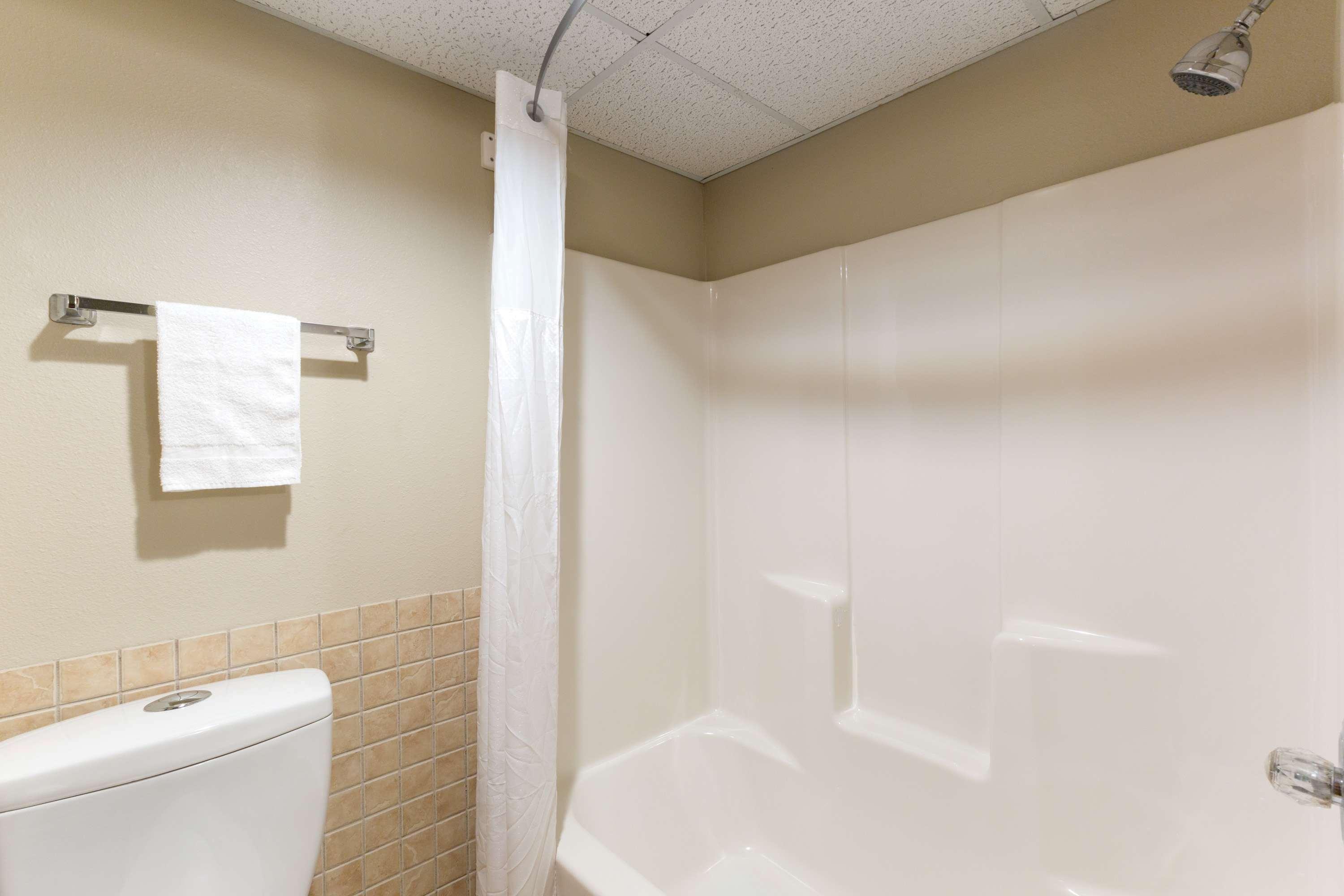 Hotel Super 8 By Wyndham Perry Ia Zewnętrze zdjęcie