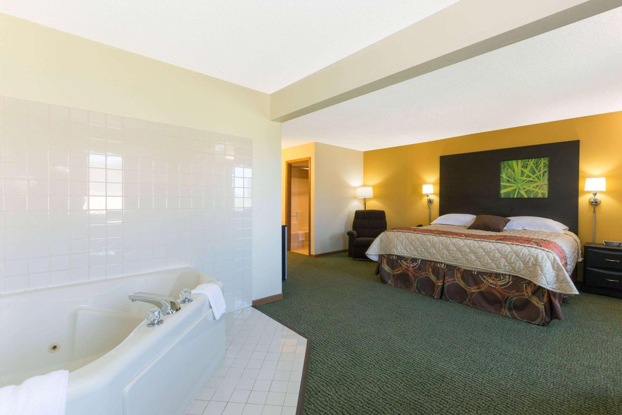 Hotel Super 8 By Wyndham Perry Ia Zewnętrze zdjęcie