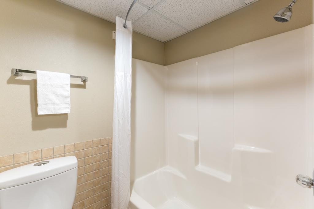 Hotel Super 8 By Wyndham Perry Ia Zewnętrze zdjęcie